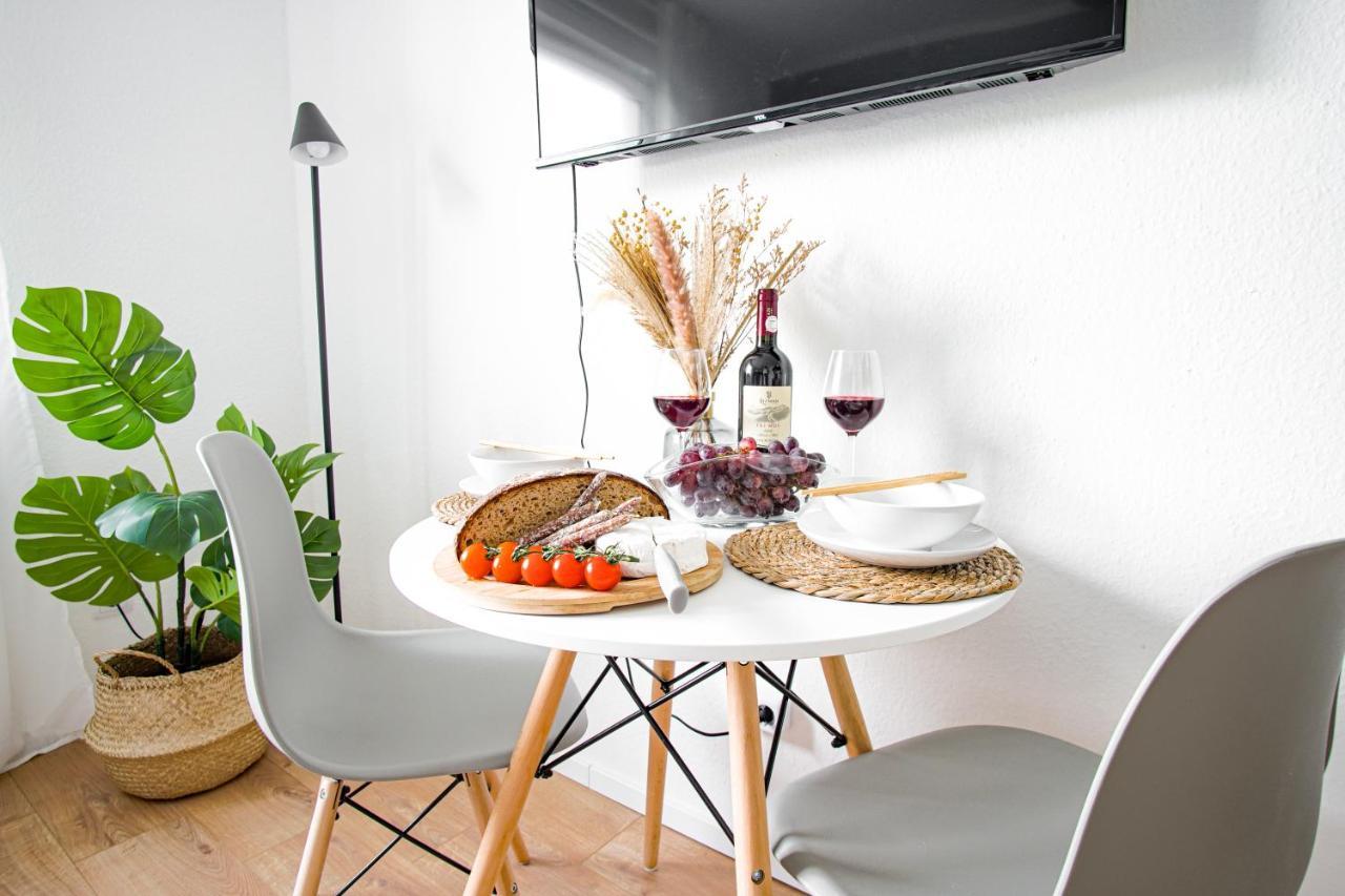 Homefy Heaven - Self Check-in - Free Parking - Elevator Apartment *